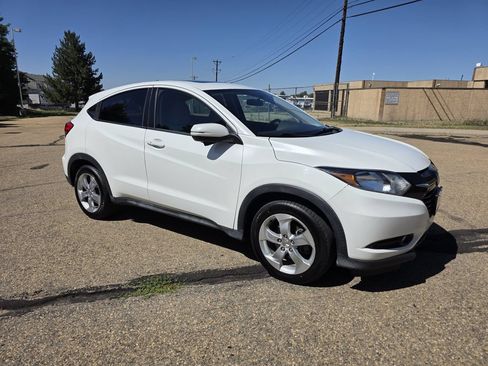 Used 2016 Honda HR-V EX image 10