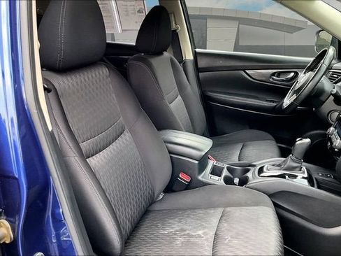 Used 2019 Nissan Rogue SV w/ Premium Package AWD/4WD image 7