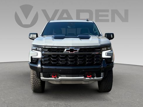 Used 2025 Chevrolet Silverado 1500 ZR2 w/ Technology Package image 28