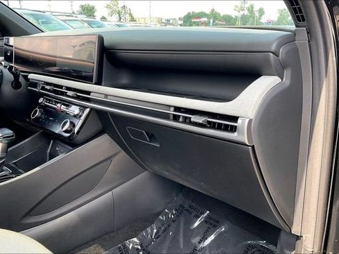Used 2025 Hyundai Santa Cruz Limited AWD/4WD image 16
