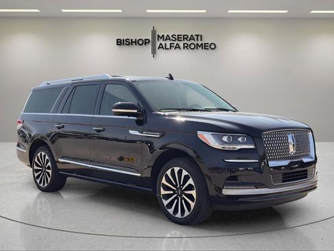 Used 2024 Lincoln Navigator L Reserve image 3