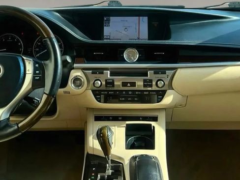 Used 2014 Lexus ES 350 w/ Luxury Package FWD image 20