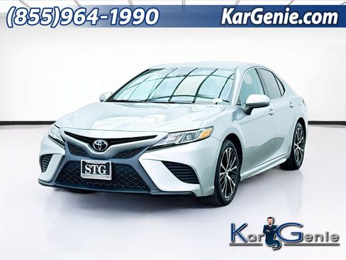 Used 2019 Toyota Camry SE image 1