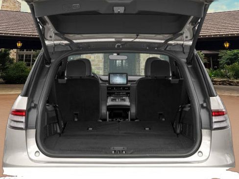 Used 2023 Lincoln Aviator Reserve w/ Elements Package Plus image 11