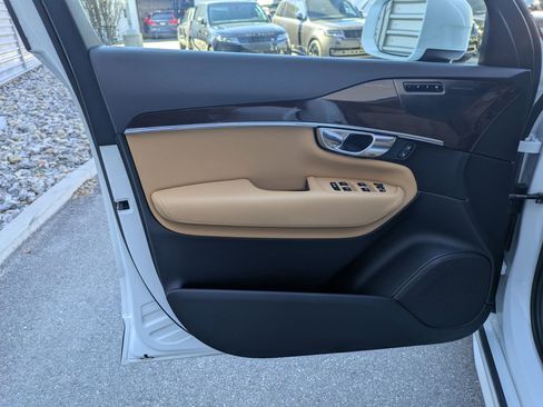 Used 2019 Volvo XC90 T6 Momentum image 12