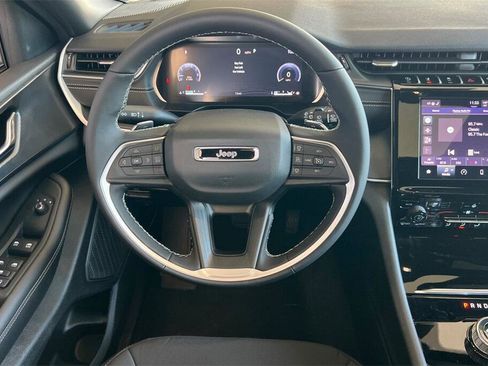 New 2025 Jeep Grand Cherokee L Laredo w/ Luxury Tech Group I image 14