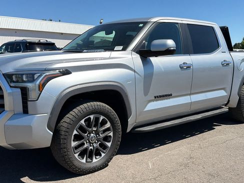 Used 2024 Toyota Tundra Limited AWD/4WD image 2