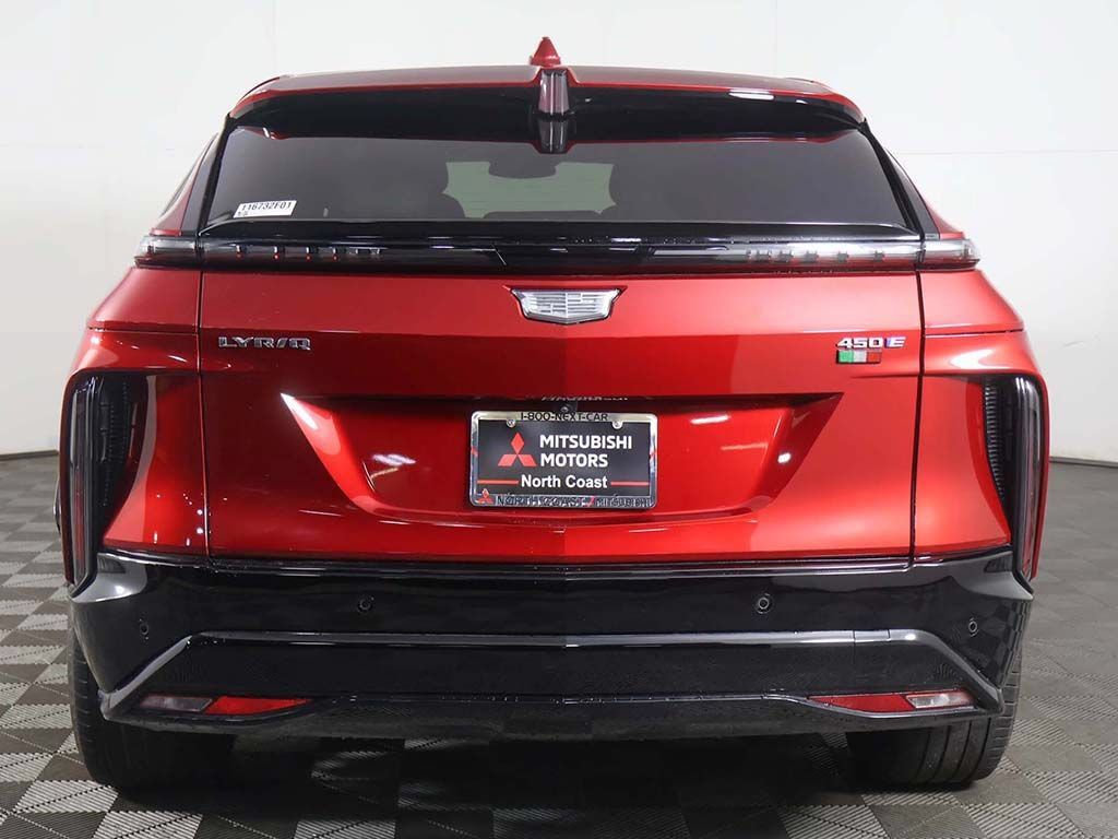 Used 2024 Cadillac Lyriq Sport RWD image 14