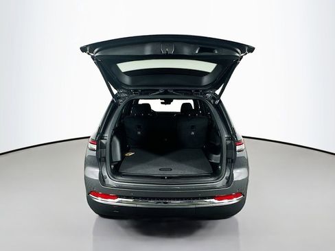 New 2025 Jeep Grand Cherokee Laredo X w/ Luxury Tech Group I image 15