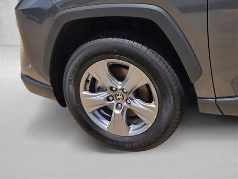 Used 2025 Toyota RAV4 XLE FWD image 23