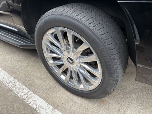 Used 2021 Cadillac Escalade ESV Premium Luxury image 5