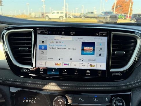 New 2026 Chrysler Pacifica Select w/ S Appearance Package image 16