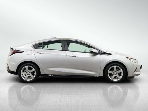 Used 2018 Chevrolet Volt LT w/ LT Driver Confidence Package FWD image 6