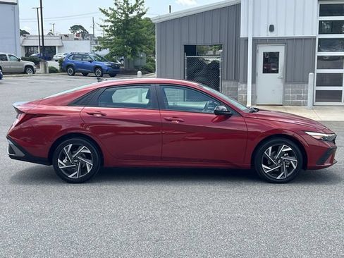 Certified 2025 Hyundai Elantra SEL FWD image 14
