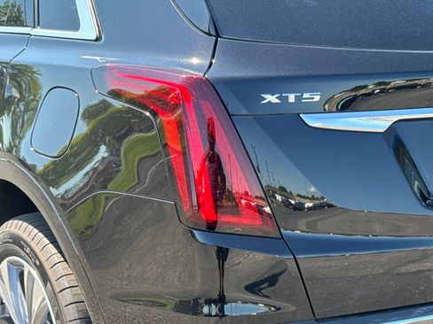 New 2026 Cadillac XT5 Premium Luxury w/ Driver Assist Package FWD image 9