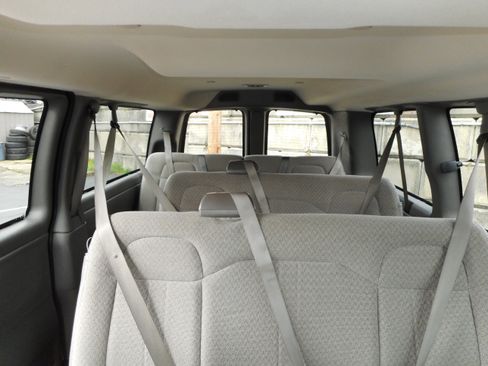 Used 2017 Chevrolet Express 3500 LT w/ LT Preferred Equipment Group image 27