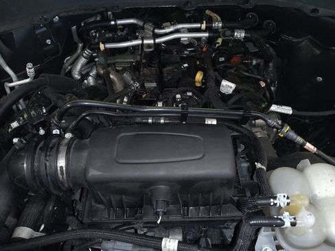 Used 2021 Ford Explorer XLT w/ Equipment Group 202A image 30