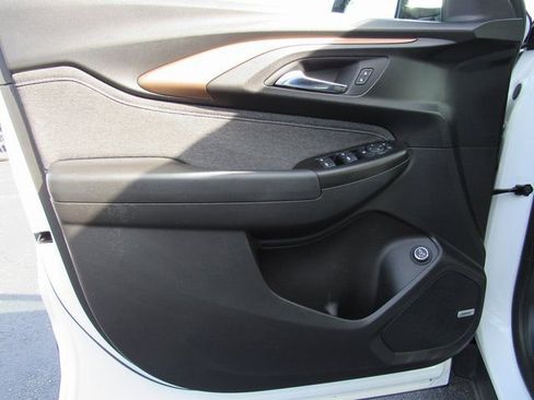 Used 2023 Chevrolet TrailBlazer ACTIV w/ Sun and Liftgate Package image 10