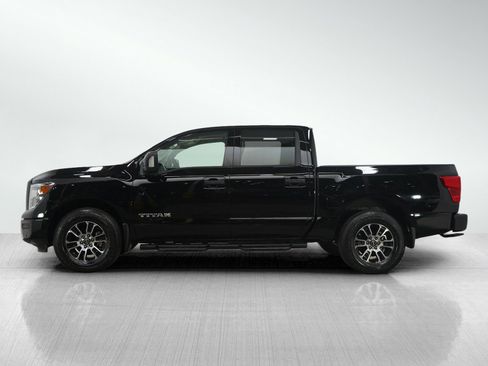 Used 2024 Nissan Titan SV w/ SV Convenience Package image 2