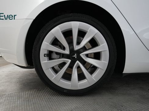 Used 2023 Tesla Model 3 Standard Range image 9