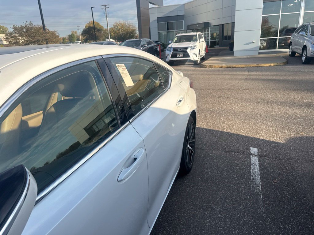 Certified 2024 Lexus ES 350 w/ Premium Package FWD image 9