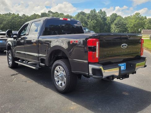 New 2025 Ford F250 Lariat w/ Chrome Package image 9