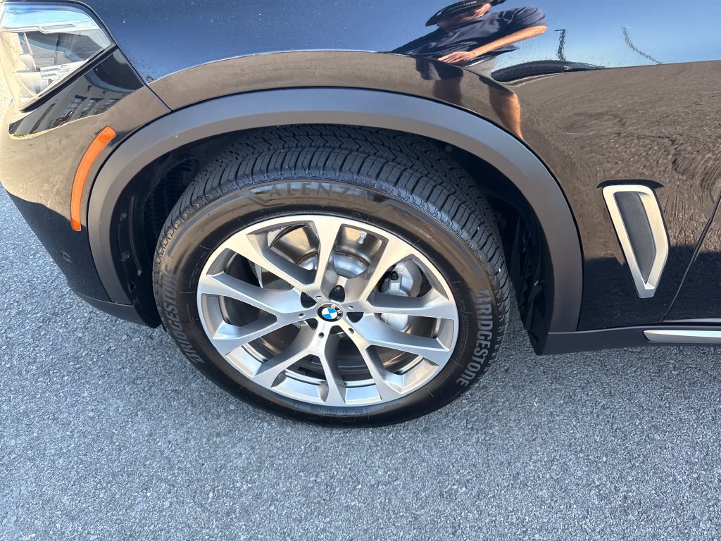 Used 2022 BMW X5 xDrive40i w/ Premium Package AWD/4WD image 21