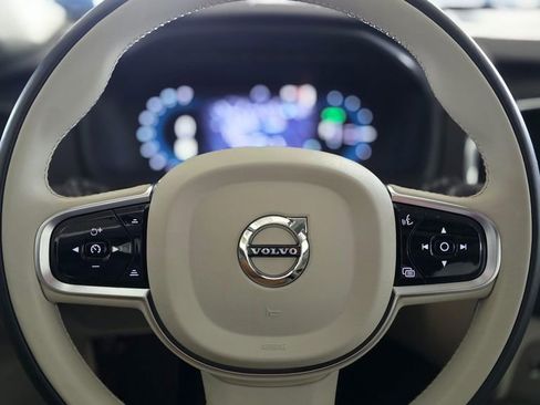 Certified 2025 Volvo XC90 T8 Plus image 27