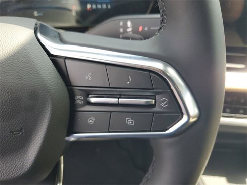 New 2026 Chevrolet Equinox ACTIV w/ Convenience Package III image 23