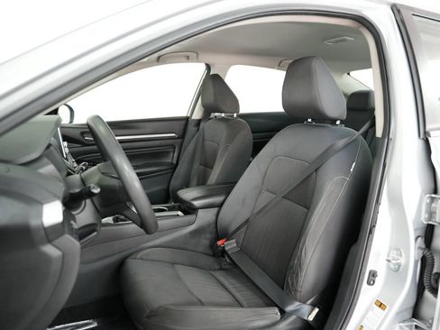 Used 2021 Nissan Altima 2.5 SV FWD image 40