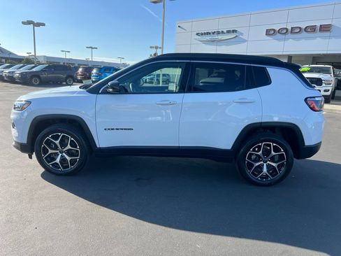 Used 2025 Jeep Compass Limited AWD/4WD image 17