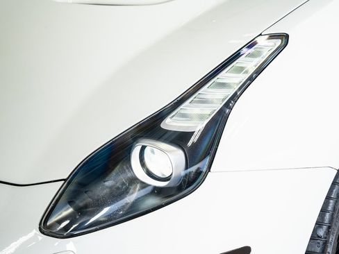 Used 2016 Ferrari California T image 13