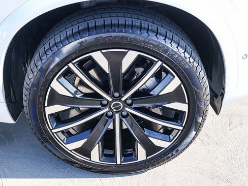 New 2026 Volvo XC90 B6 Ultra image 14