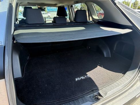 Used 2019 Toyota RAV4 XLE w/ Convenience Package AWD/4WD image 9