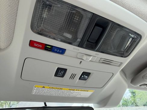 Used 2017 Subaru Forester 2.5i Premium AWD/4WD image 32