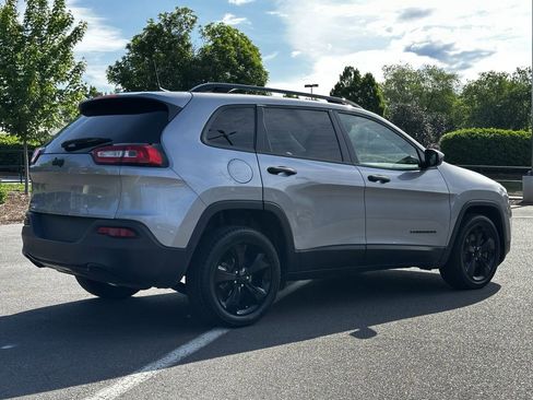 Certified 2017 Jeep Cherokee Sport FWD image 6