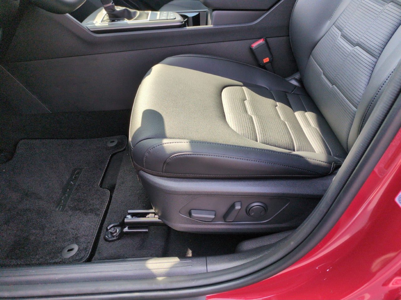 New 2027 Kia Sportage SX FWD image 13