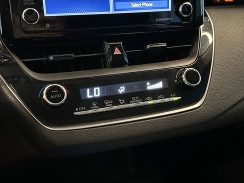 Used 2021 Toyota Corolla LE FWD image 15