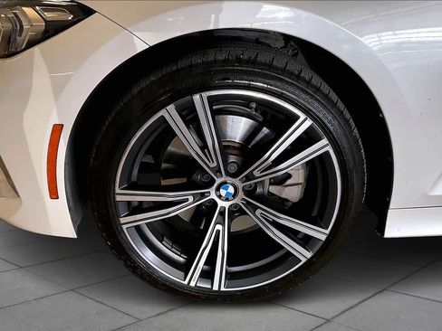 Used 2023 BMW 330i Sedan w/ Premium Package image 11