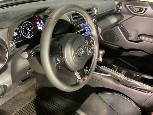 Used 2025 Toyota GR86 Premium w/ ALL Weather Mat Package (TMS) image 11