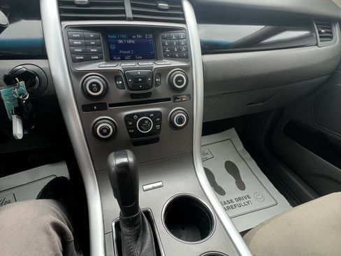 Used 2013 Ford Edge SE image 21