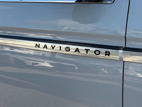 New 2026 Lincoln Navigator Reserve AWD/4WD image 7