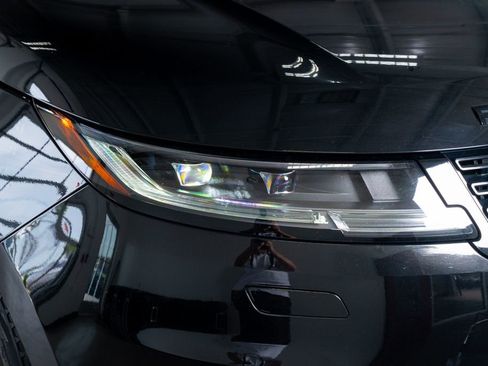 Used 2023 Land Rover Range Rover Sport SE Dynamic image 19