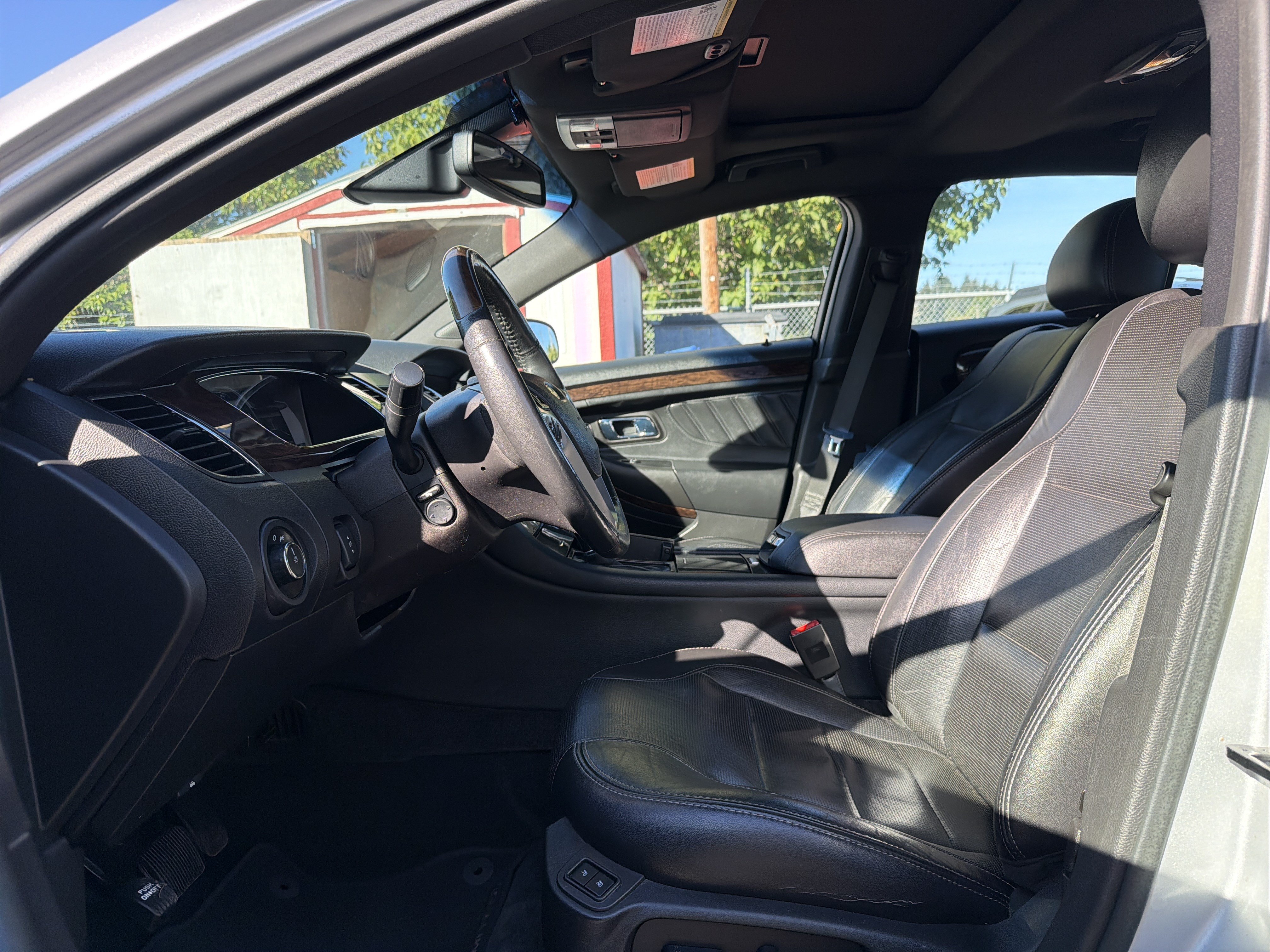 Used 2015 Ford Taurus Limited w/ Equipment Group 301A FWD image 7