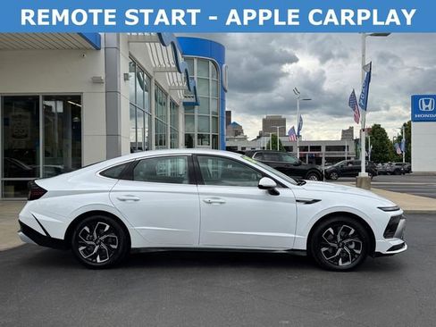 Used 2025 Hyundai Sonata SEL FWD image 2