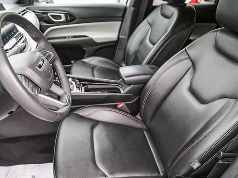 Used 2024 Jeep Compass Limited image 16