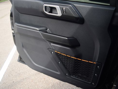 Used 2024 Ford Bronco Badlands image 18