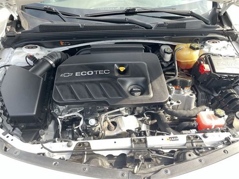 Used 2019 Chevrolet Malibu Hybrid image 29