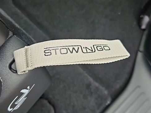 New 2026 Chrysler Pacifica Select image 35