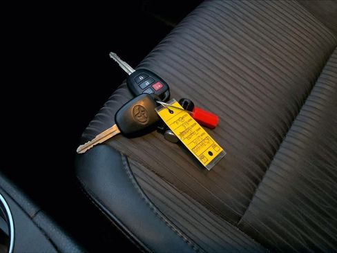 Used 2019 Toyota Highlander Plus image 13